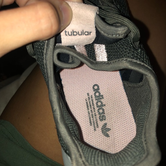 Tubular Shadow - Picture 5 of 8